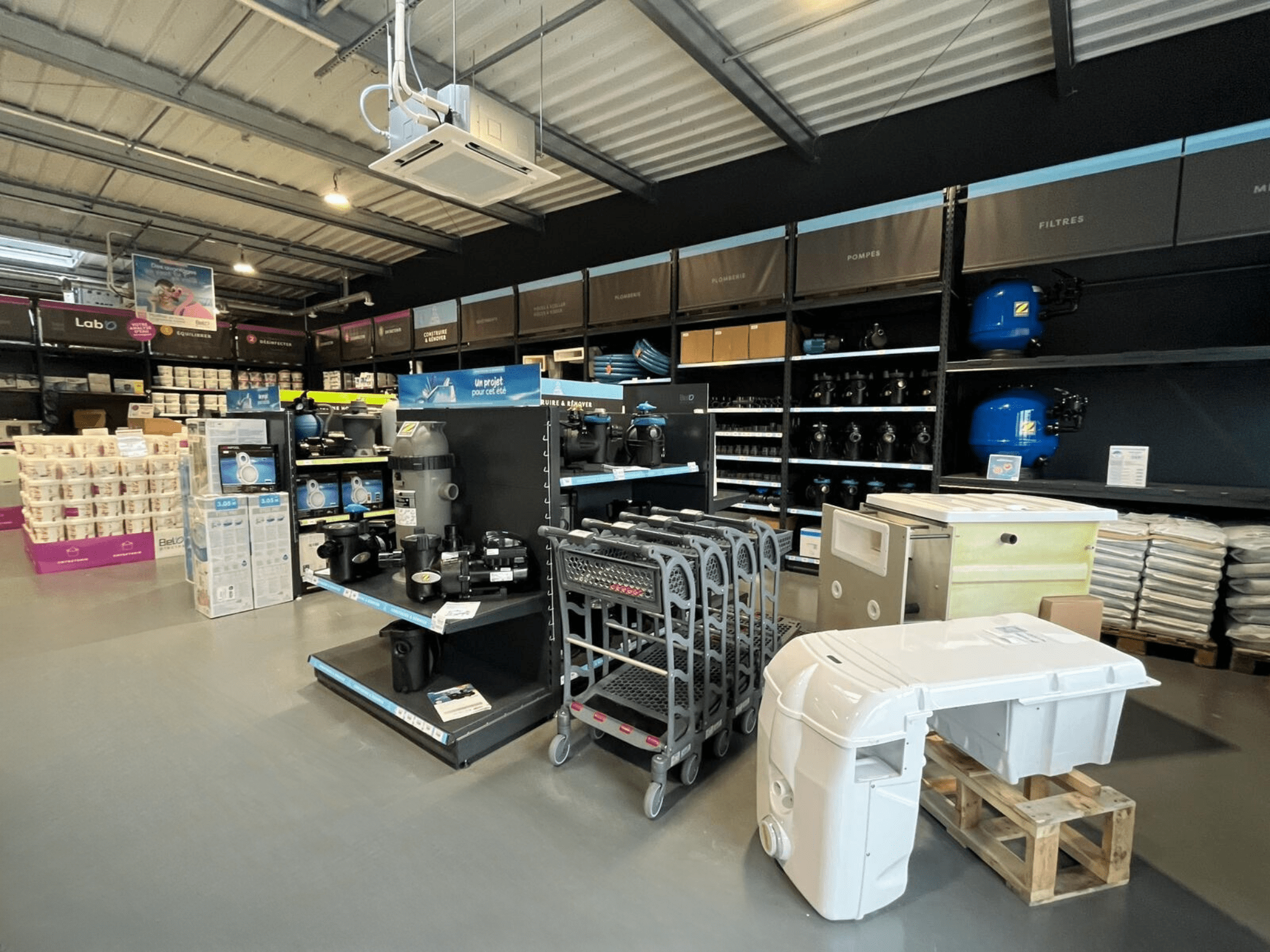 Intérieur magasin bel'o piscine sarreguemines 3