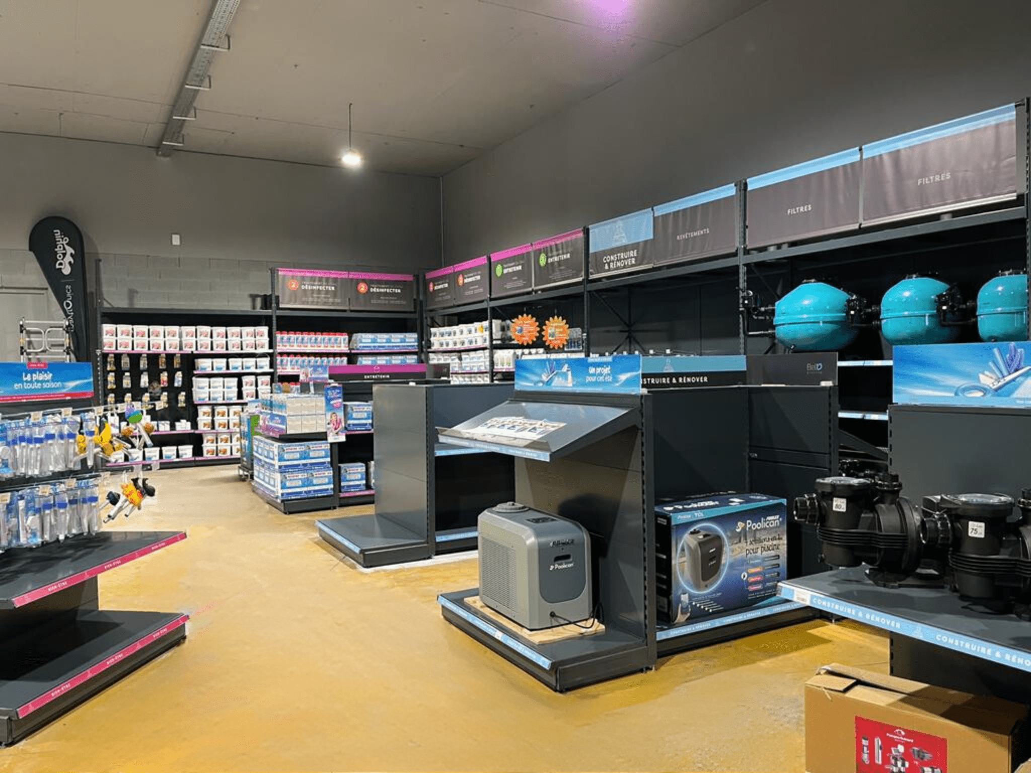 intérieur magasin saint estève