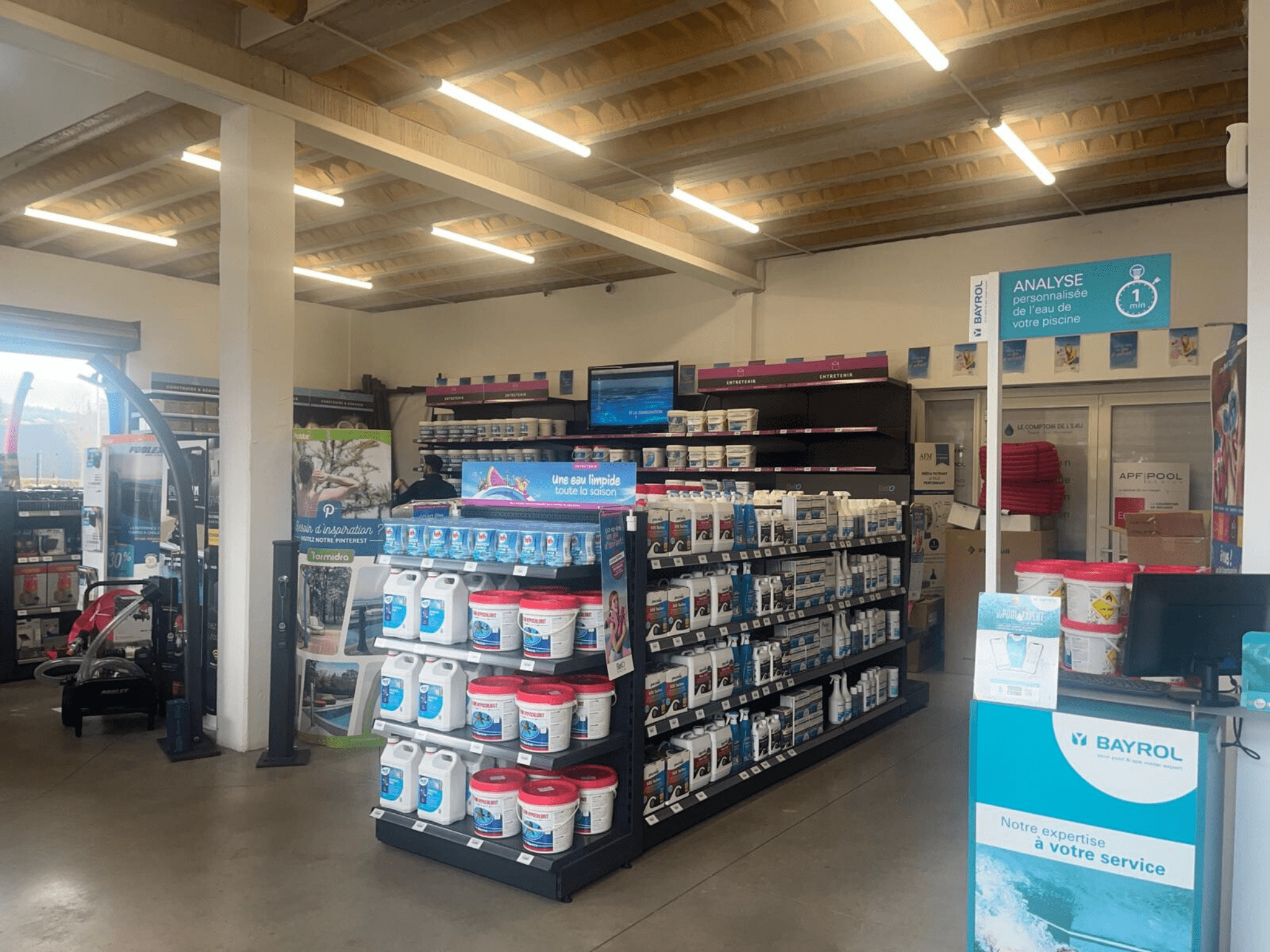 magasin bel'o piscine callian intérieur